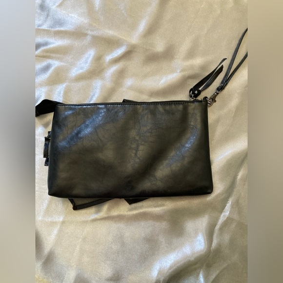Alice & Olivia x Payless , black faux leather clutch & removable wristlet . - Picture 4 of 6